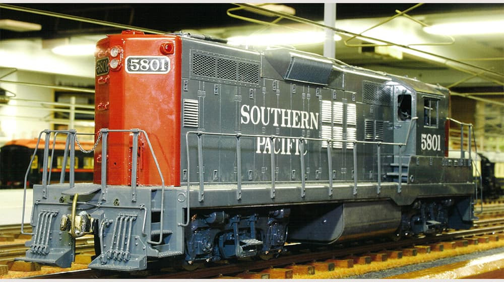 SP GP9形